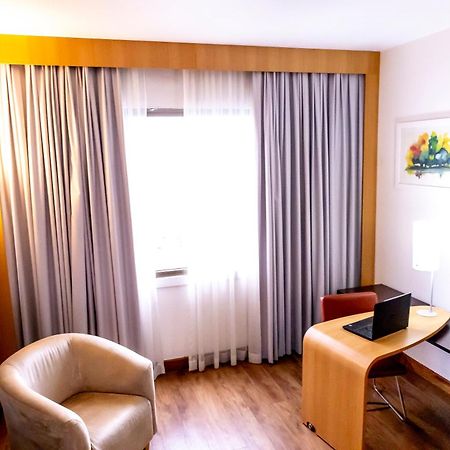 Novotel Porto Alegre Tres Figueiras Esterno foto