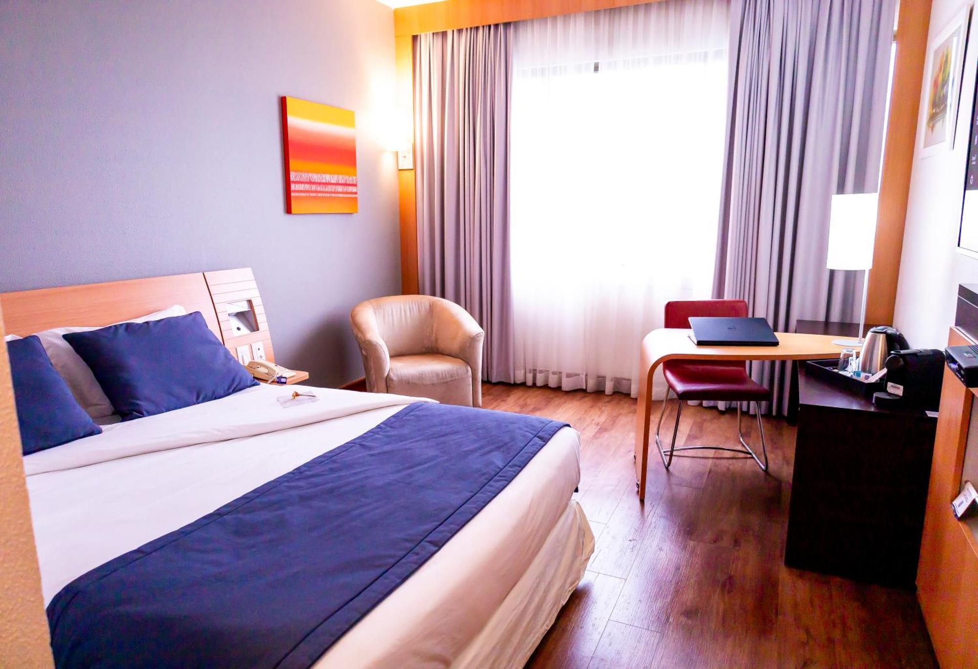 Novotel Porto Alegre Tres Figueiras Esterno foto